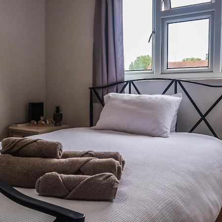 Cozy Double Room - Only Room ลอนดอน ภายนอก รูปภาพ